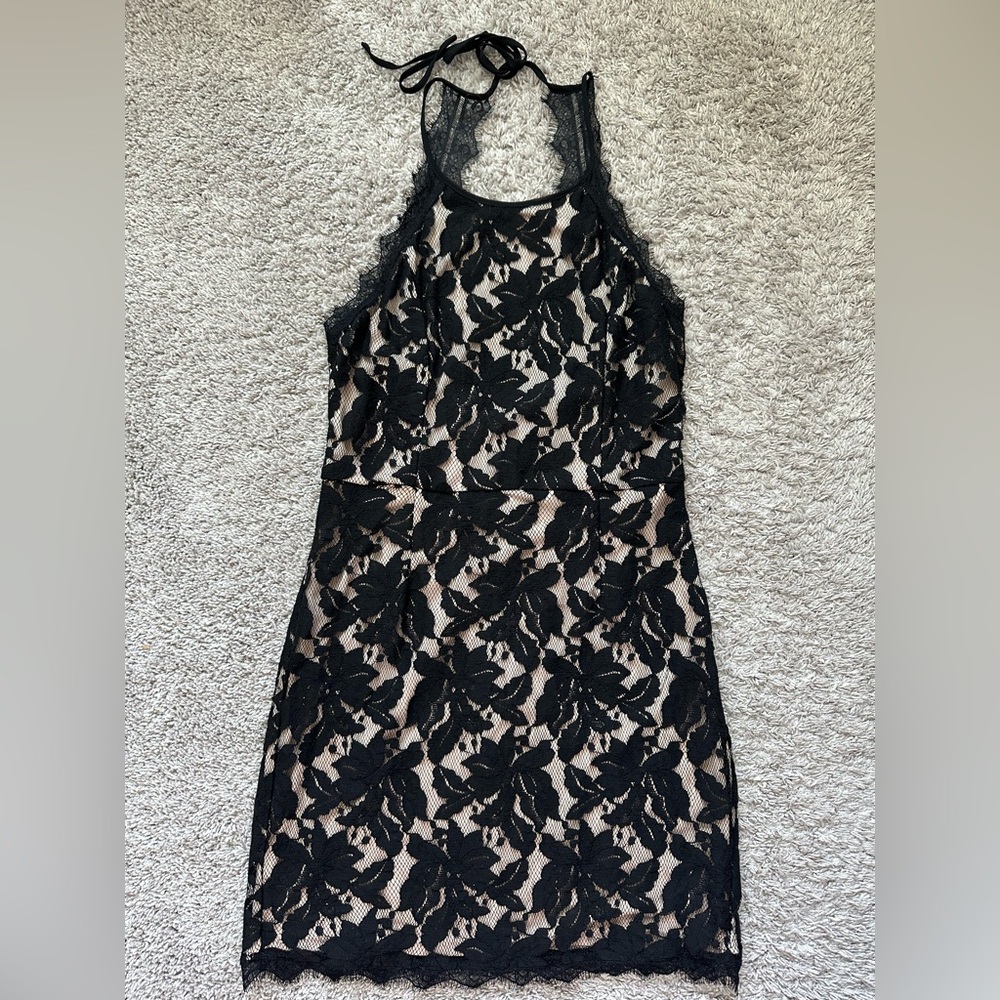 Soieblu Black Floral Lace Backless Dress